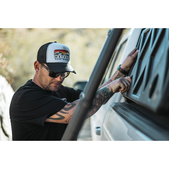 Method Duner Trucker Hat - Markdown | Snapback | White - Black